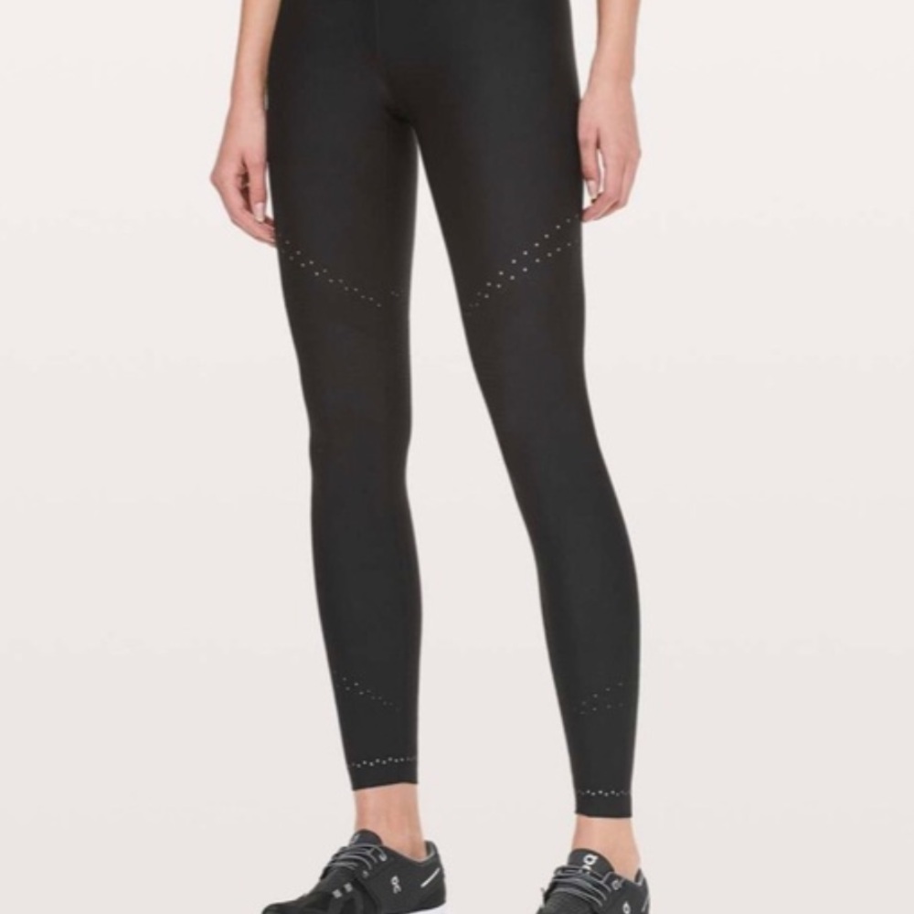 Lululemon Zoned In Tight - SZ 4